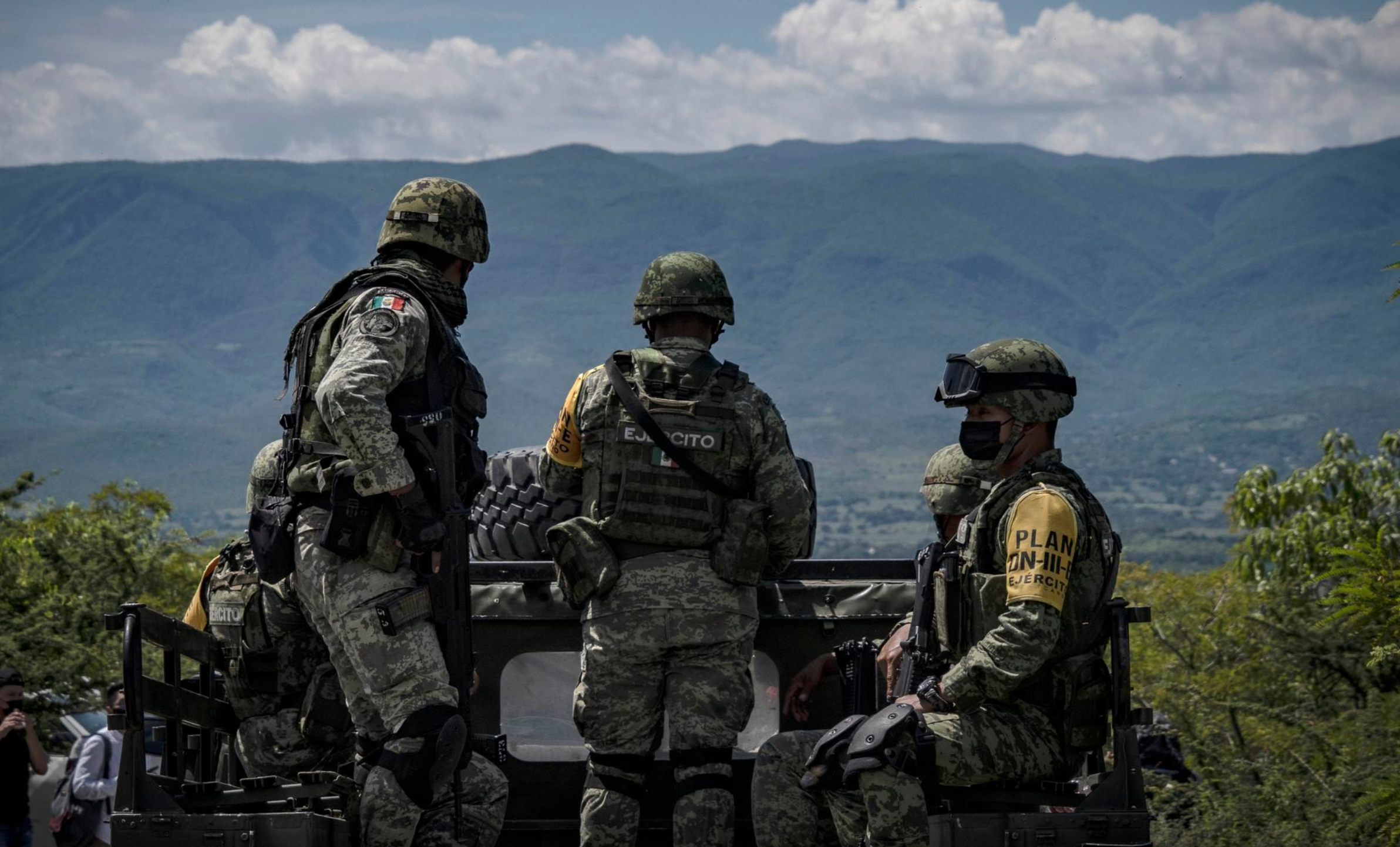 Auto de formal prisión contra 8 militares por presunta delincuencia organizada en caso Ayotzinapa